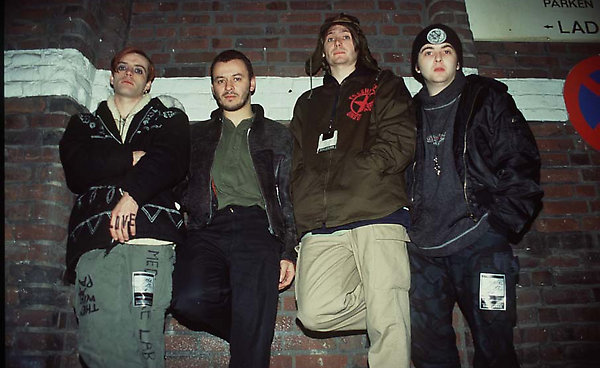 MANIC STREET PREACHERS
British Pop Group
(JAMES DEAN BRADFIELD; NICKY WIRE; SEAN MOORE and RICHEY JAMES EDWARDS)
Bandphoto Agency Photo
B98 054745 28.07.1998