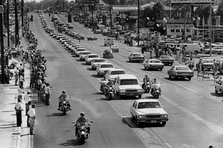 FUNERAL PROCESSION PRESLEY