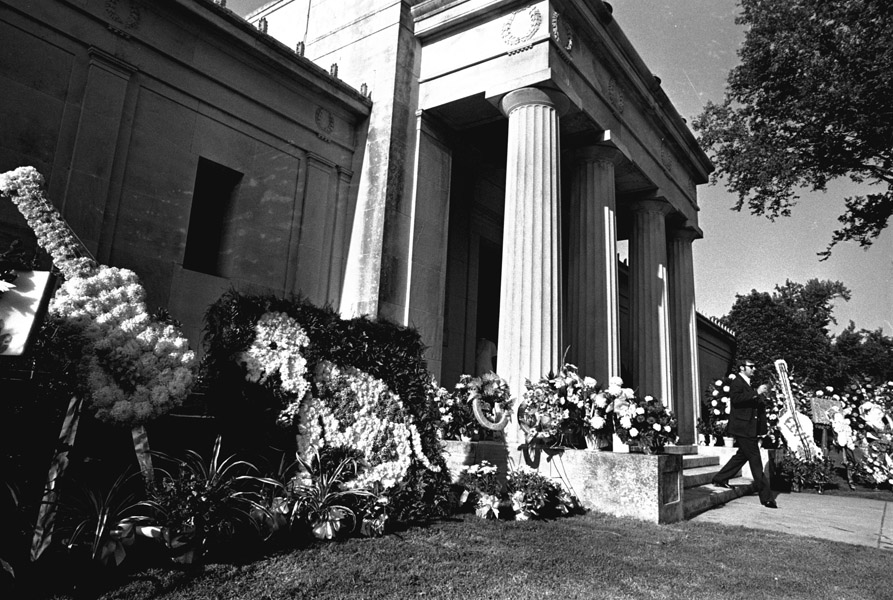FLOWERS FOR ELVIS