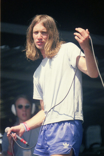 Reef Perform At The 1995 Glastonbury Festival