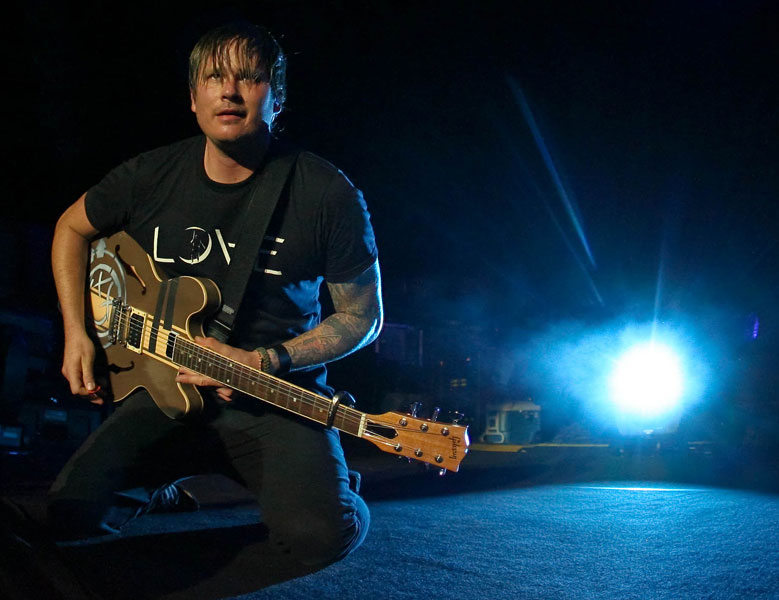 Blink 182 – ‘Won’t Be Home For Christmas’