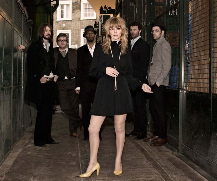Lucky Soul – ‘Lonely This Christmas’