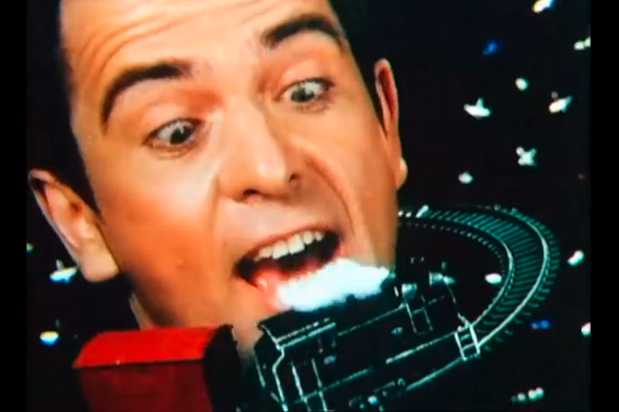Peter Gabriel's video for 'Sledgehammer'