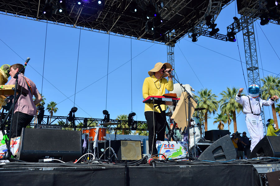 STRFKR