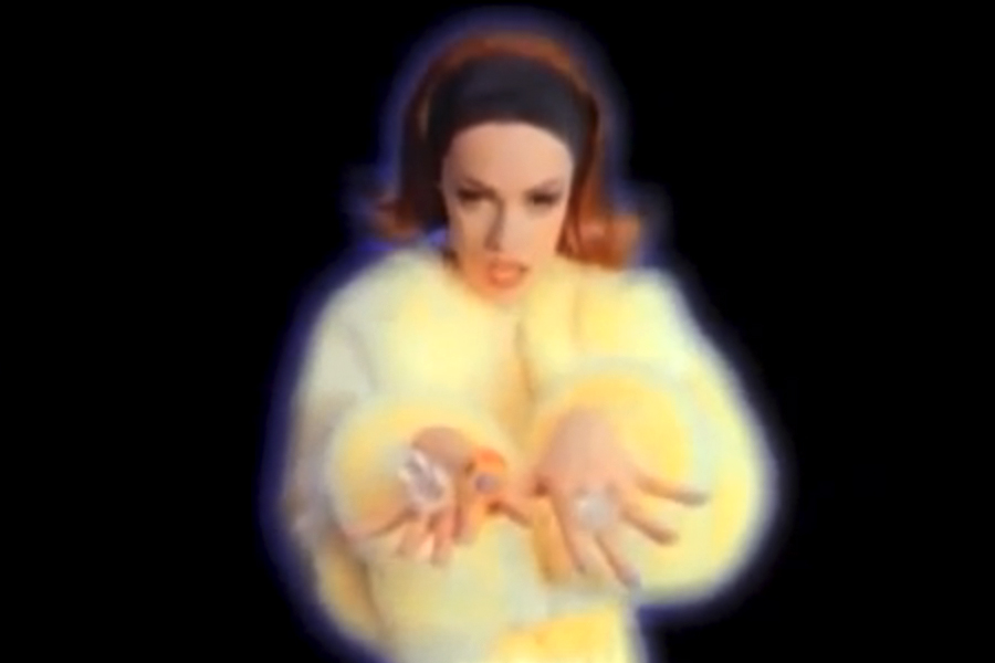 Deee-Lite - 'Groove Is In The Heart'