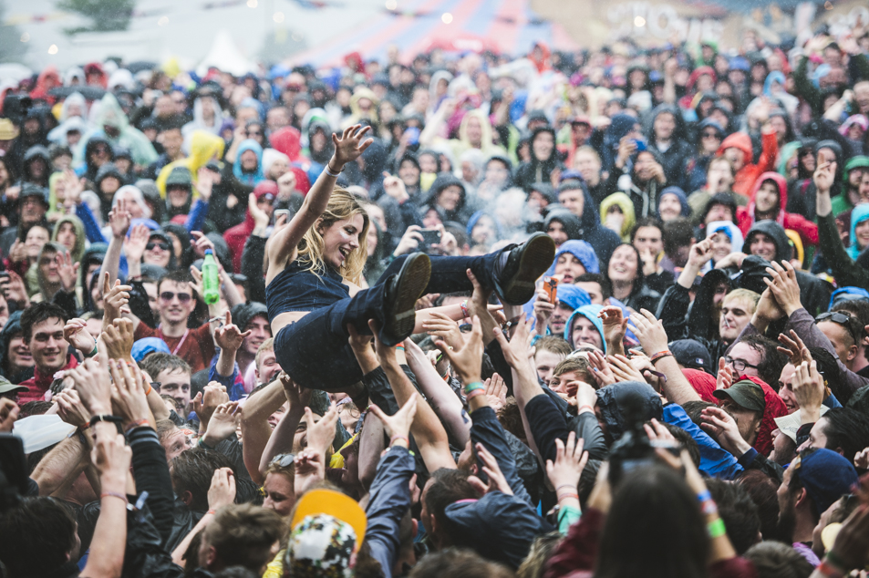 Crowd surf fetish picture 38