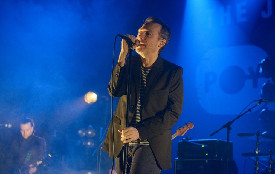 The Jesus And Mary Chain performing