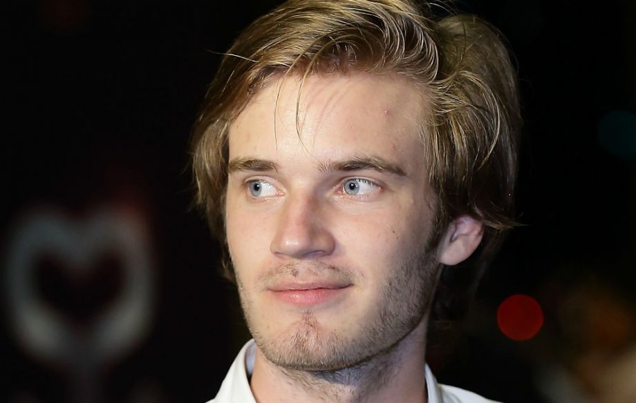 YouTube star PewDiePie has apologised for allegedly anti-Semitic jokes