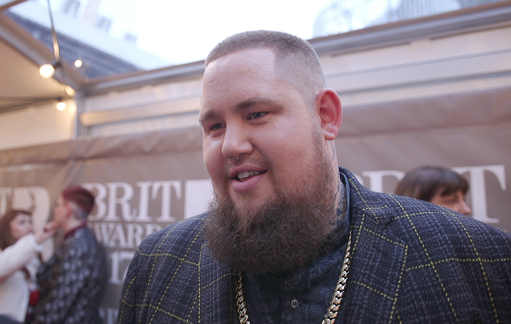 Rag N' Bone Man at the Brit Awards 2017