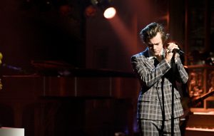 Harry Styles on SNL, 2017