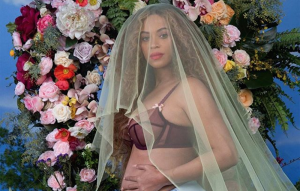 Beyonce has shown off her twins to the world for the first time