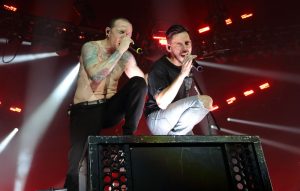 Linkin Park's Mike Shinoda pens note to fans a week after Chester Bennington's death