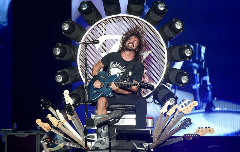 Dave Grohl broken leg medic