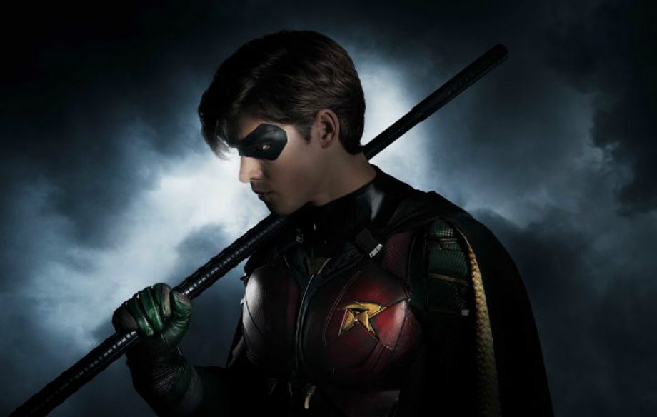 Robin in ht new live action 'Titans' show