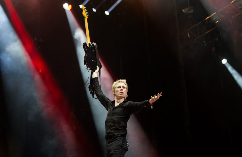Before demonstrating his best Statue of Liberty impression