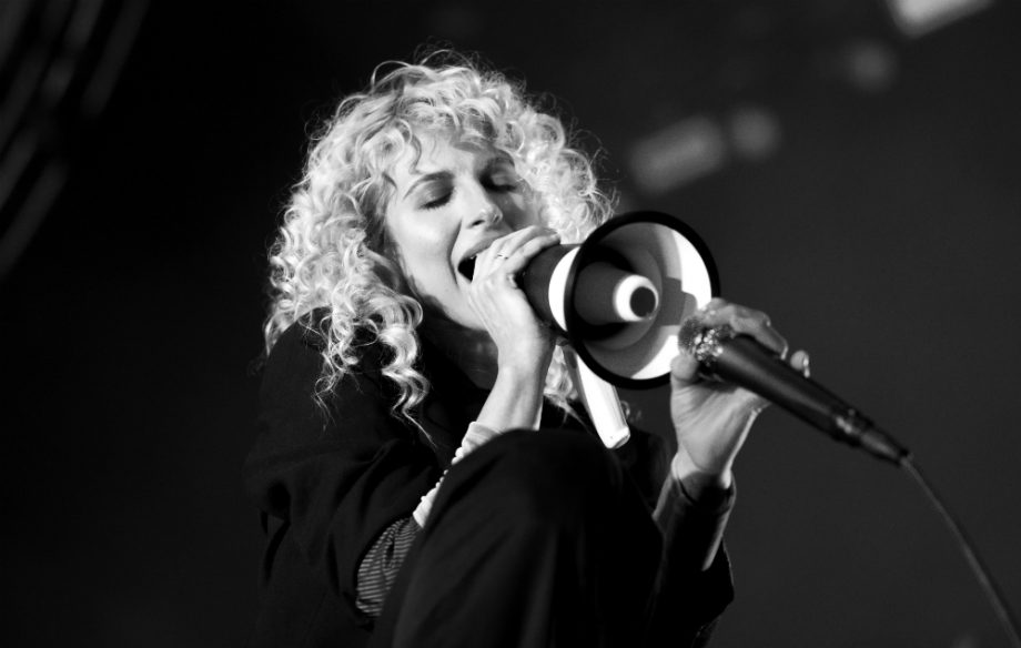 black-and-white-pictures-of-paramore