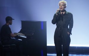 Lily Allen counters 'rich' criticisms: 