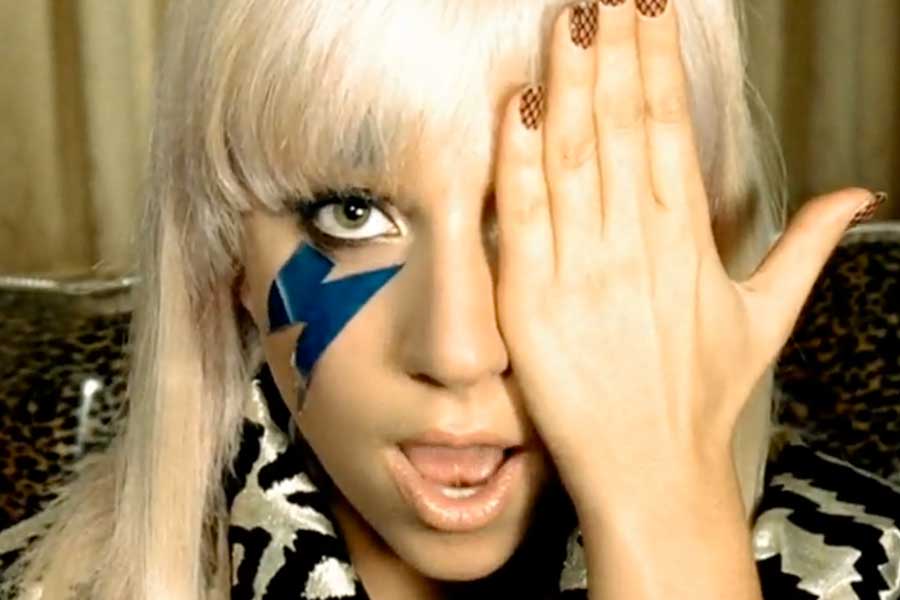 Lady Gaga ft Colby O’Donis – ‘Just Dance’
