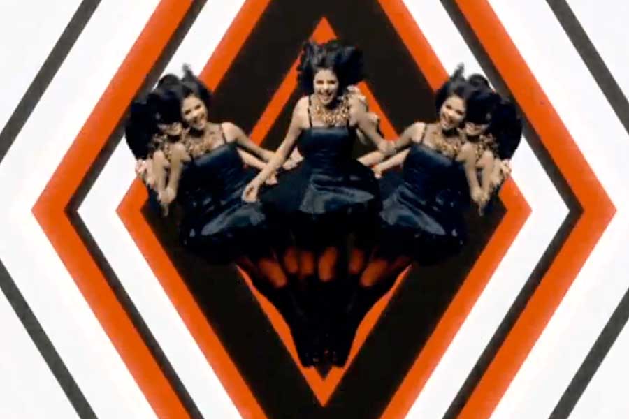 Selena Gomez & The Scene – ‘Naturally’