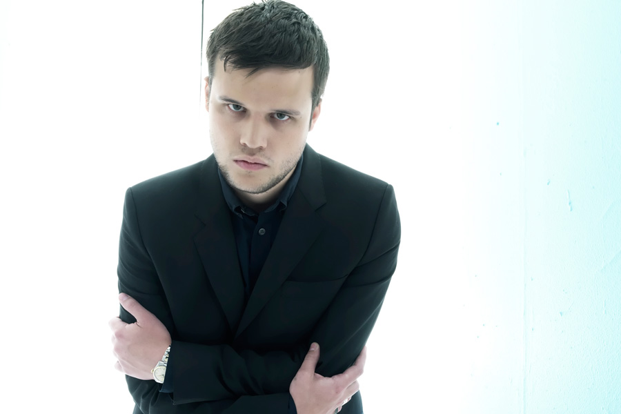 Harry McVeigh, White Lies: