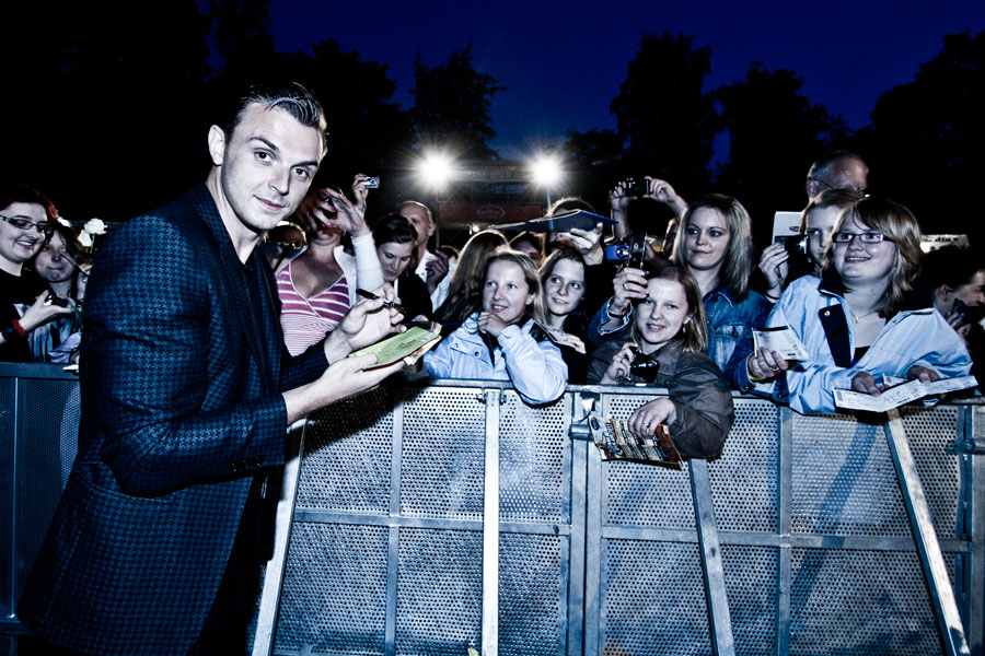 Theo Hutchcraft, Hurts: