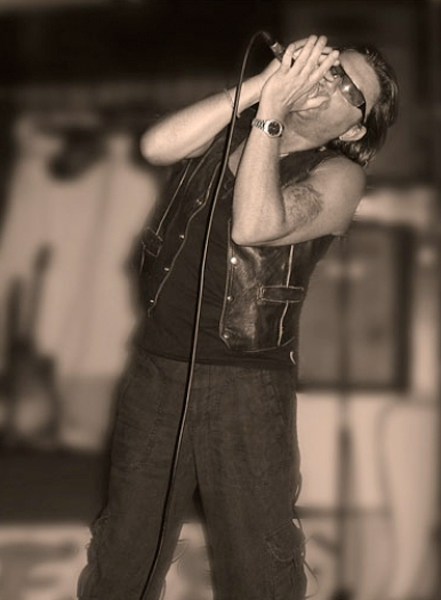 2u2