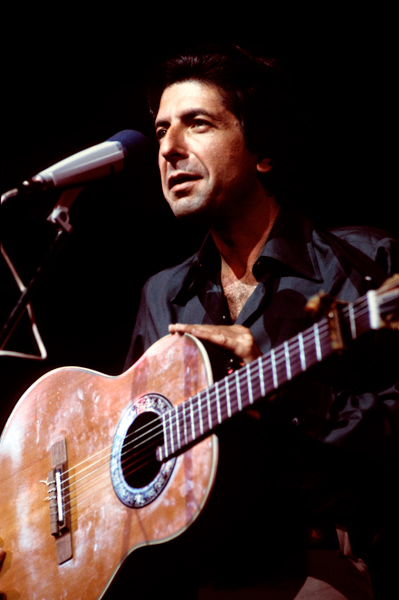 Leonard Cohen – 'Famous Blue Raincoat'