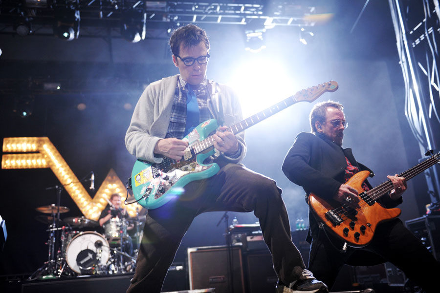Weezer – ‘Surf Wax America’