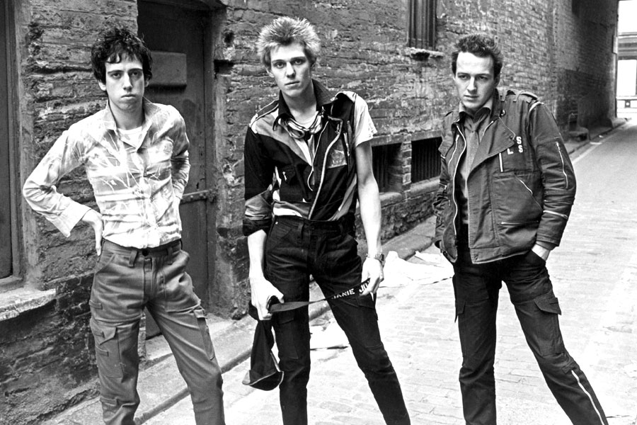 The Clash – White Riot (1:53)