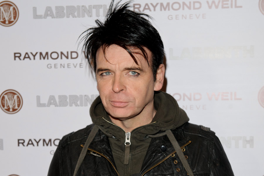 Gary Numan – Karl Denver's 'Wimoweh'