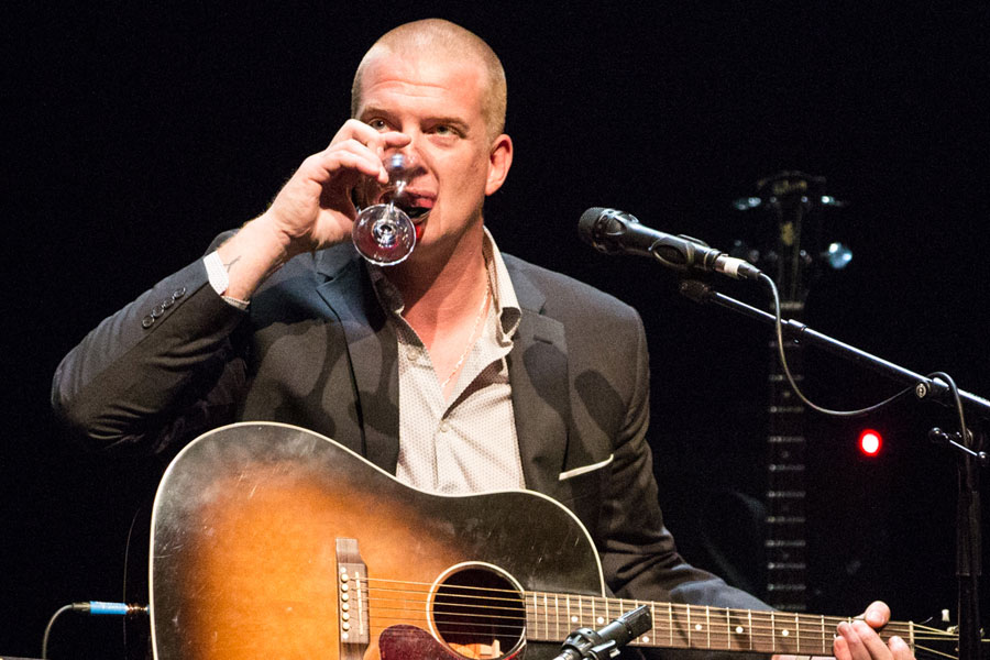 Mark Lanegan joins Josh Homme on stage at rare London acoustic show