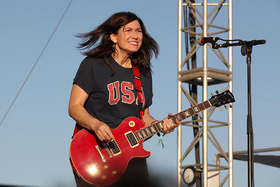 Kelley Deal (The Breeders) - Knitting
