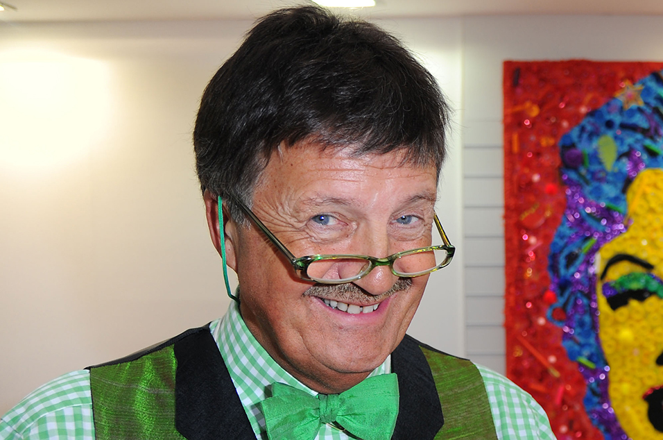 'Bargain Hunt' presenter leaves show after 12 years following bullying