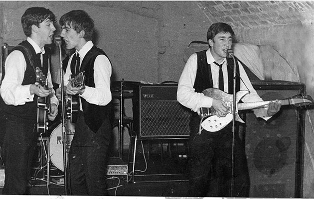 2016_thebeatles_cavernclub_les-chadwick-peter-kaye