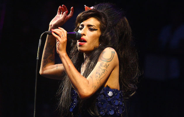 amywinehouseaw191110