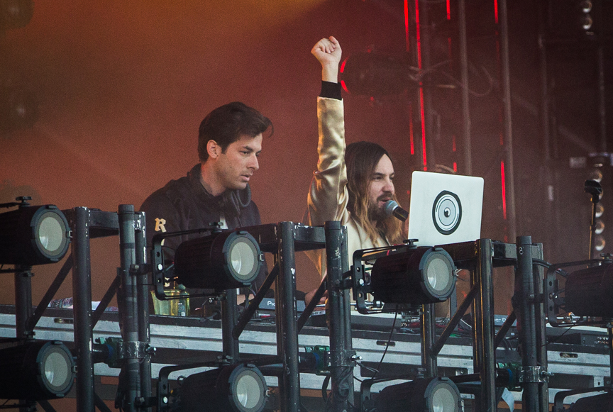Mark Ronson vs Kevin Parker at Gov Ball 2017
