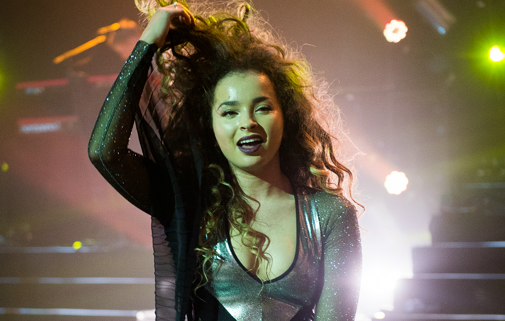 Ella Eyre