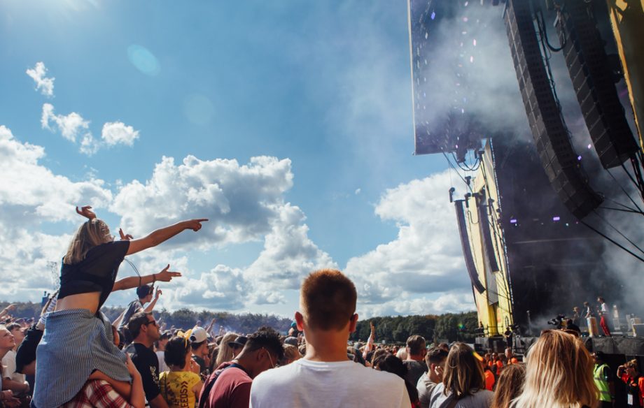 The sun shines down on Leeds Festival