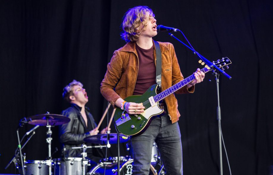 Circa Waves brought the T Shirt Weather to a muddy Castle Stage