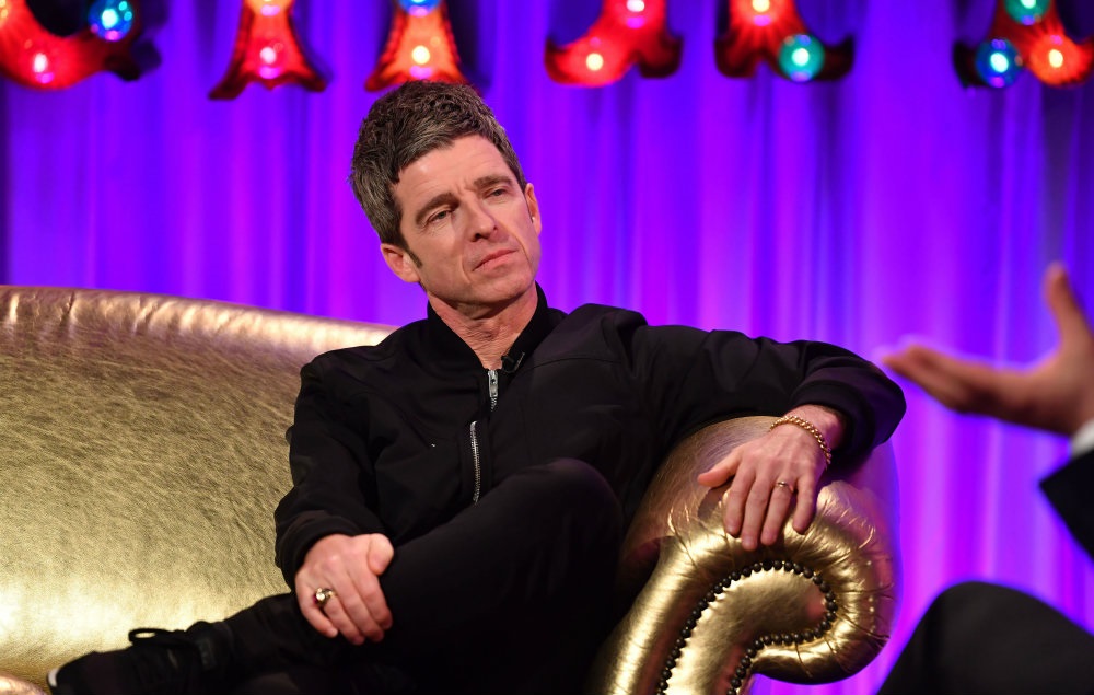 Noel Gallagher on Alan Carr's couch