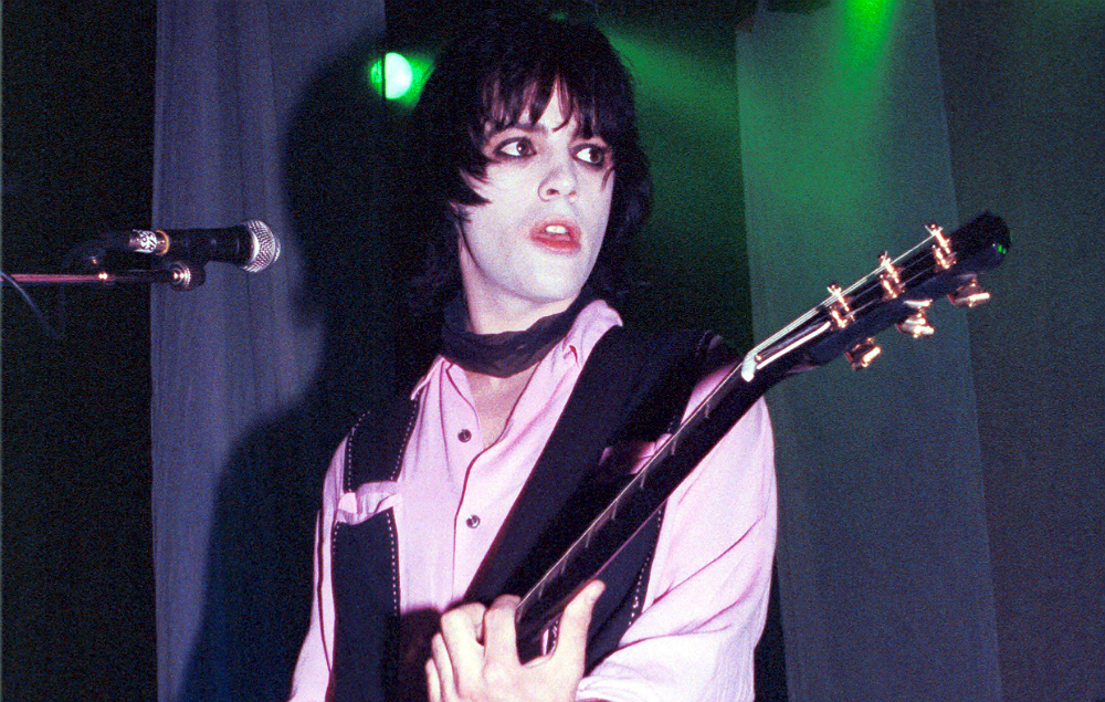 Manic Street Preachers' guitarist Richey Edwards live in 1992