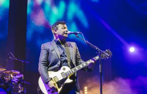Manic Street Preachers release new single, 'People Give In'