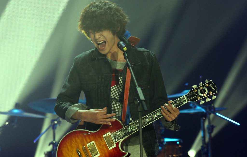 Jung Joon-Young live