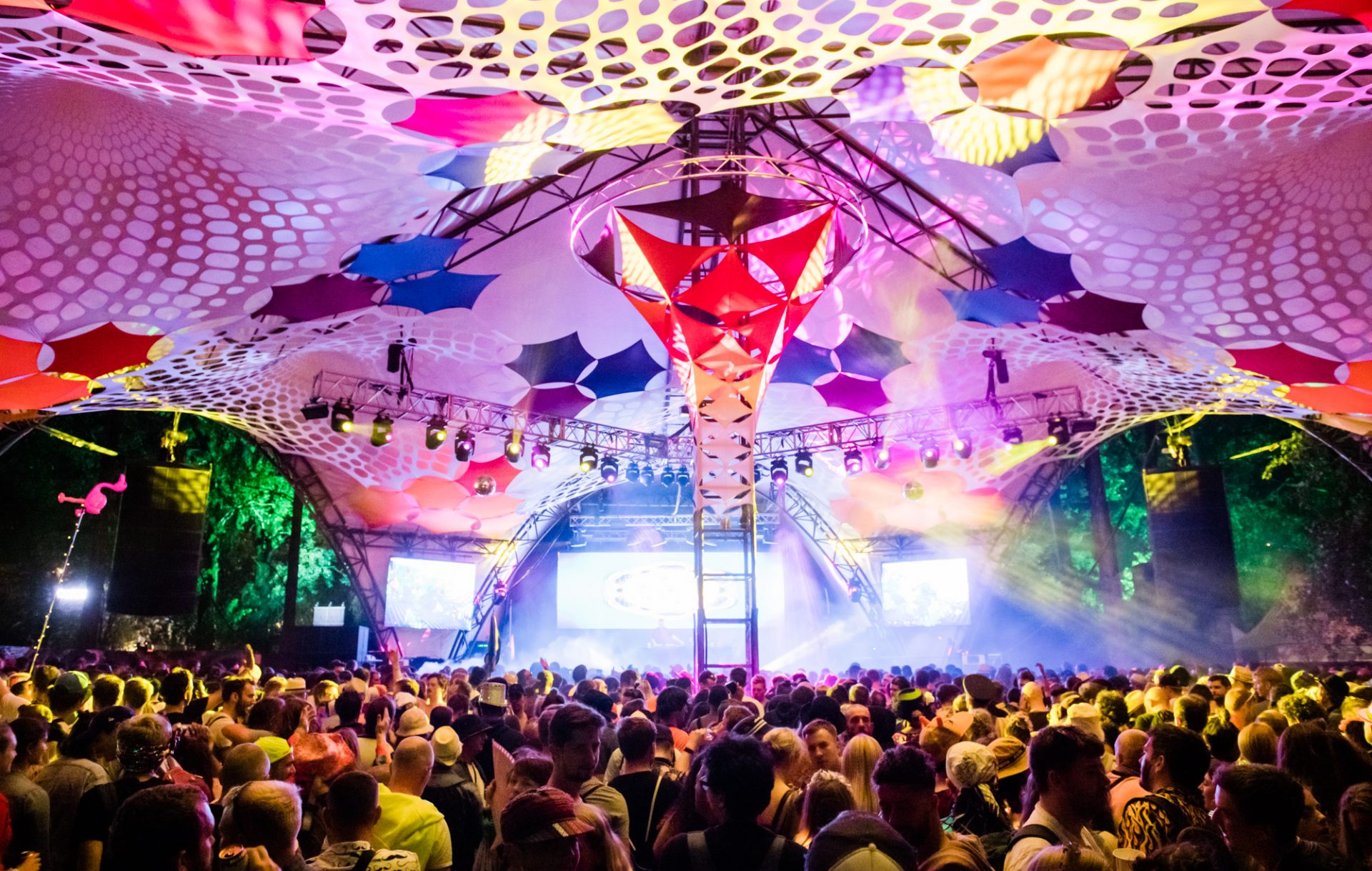 The Glade, Glastonbury’s underrated latenight stage, is really having