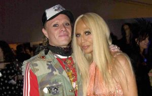 THE AMFAR AIDS CHARITY GALA DINNER AT LE MOULIN DE MOUGINS RESTAURANT, CANNES, FRANCE - 20 MAY 2004 KEITH FLINT AND DONATELLA VERSACE