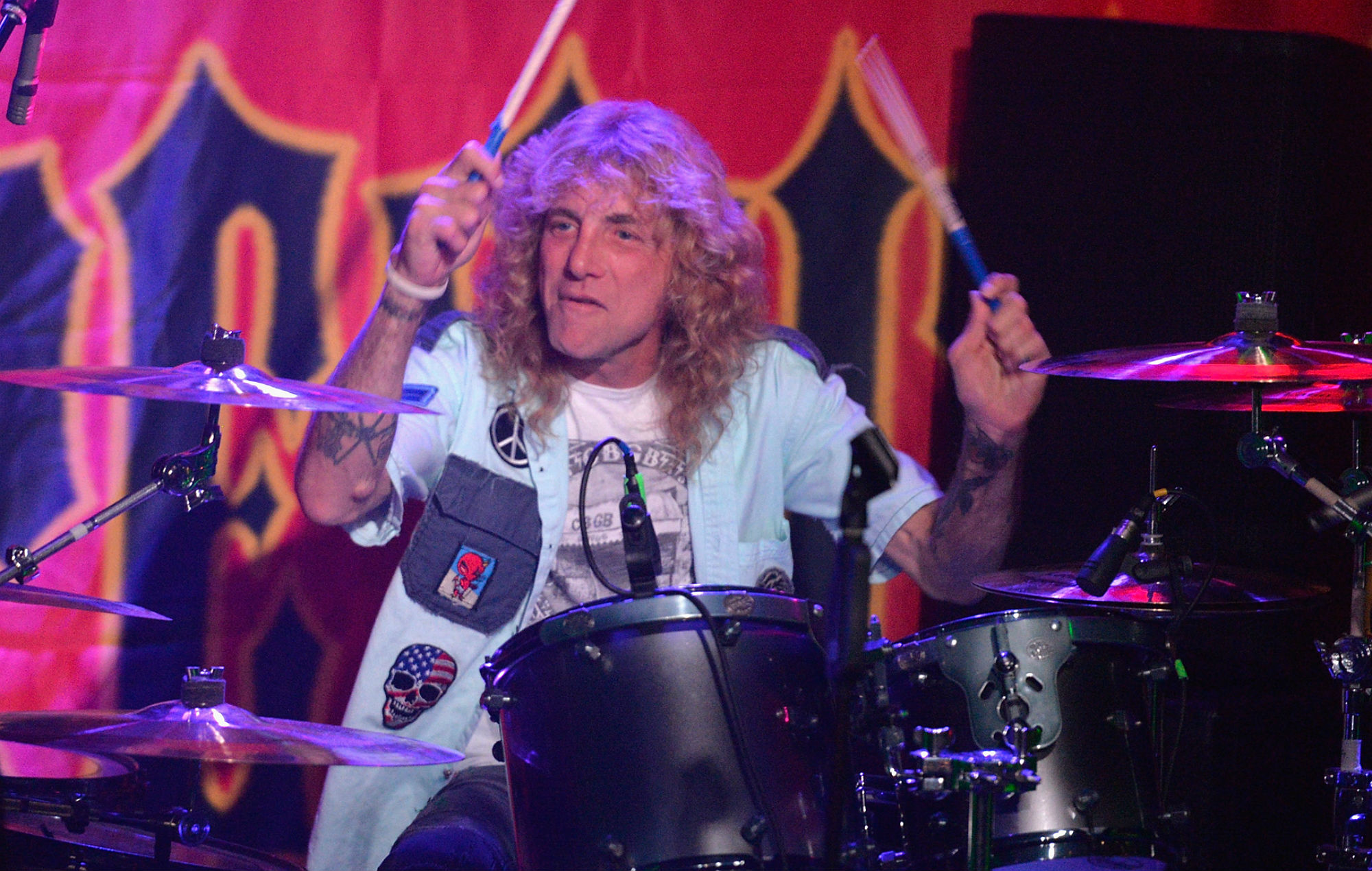Guns N’ Roses’ former drummer Steven Adler hospitalised after stabbing himself NME Guns N’ Roses’ former drummer Steven Adler hospitalised after stabbing himself NME