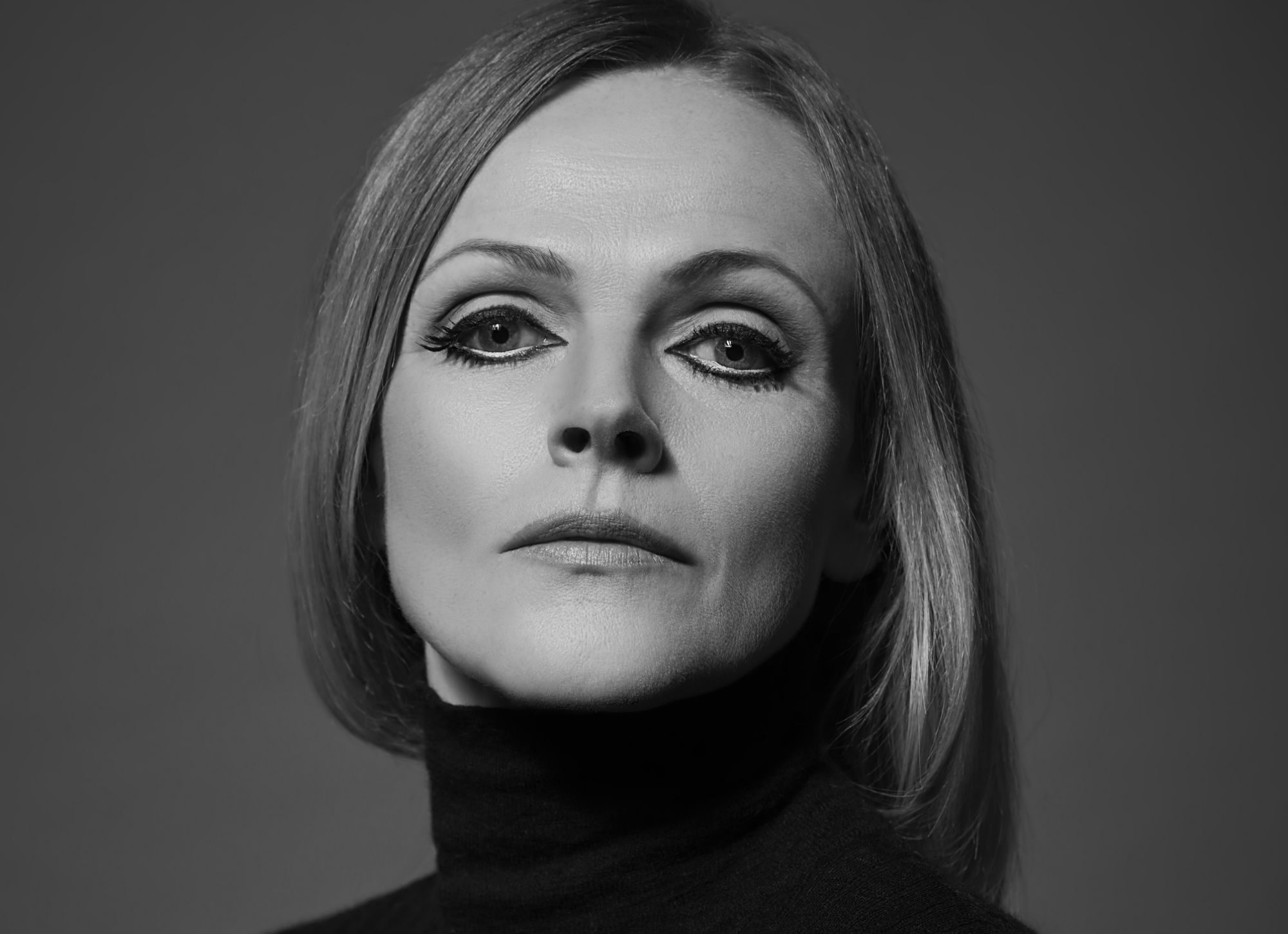 Nico & Vinz Am I Wrong Paroles "The Velvet Underground didn’t welcome her with open arms": Maxine