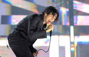 The 1975 play unreleased music