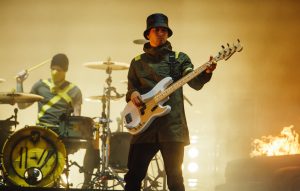 Twenty One Pilots hilariously recruit dancing security team for Reading Festival performance