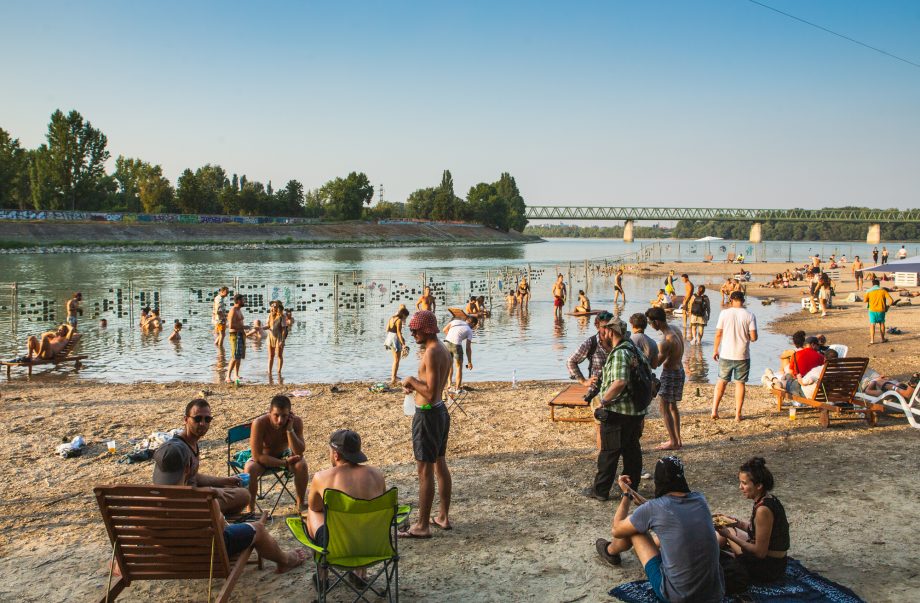 Sziget beach